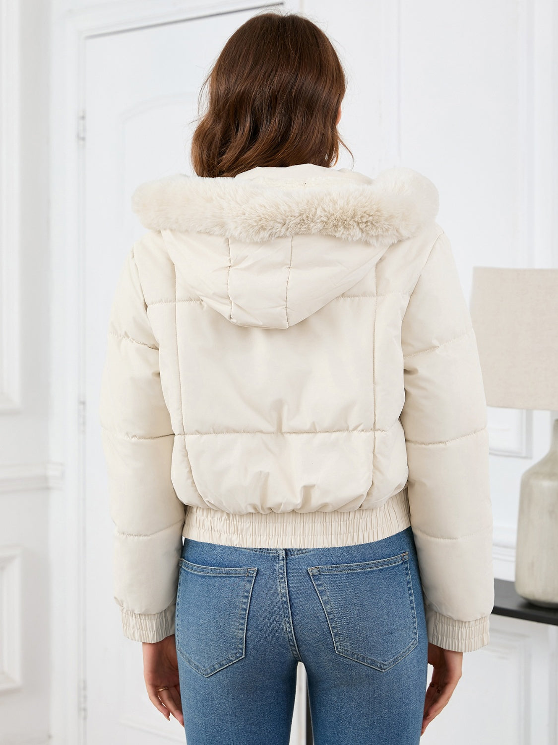 Eleonora | Long-sleeved, cropped winter coat with hood and pockets