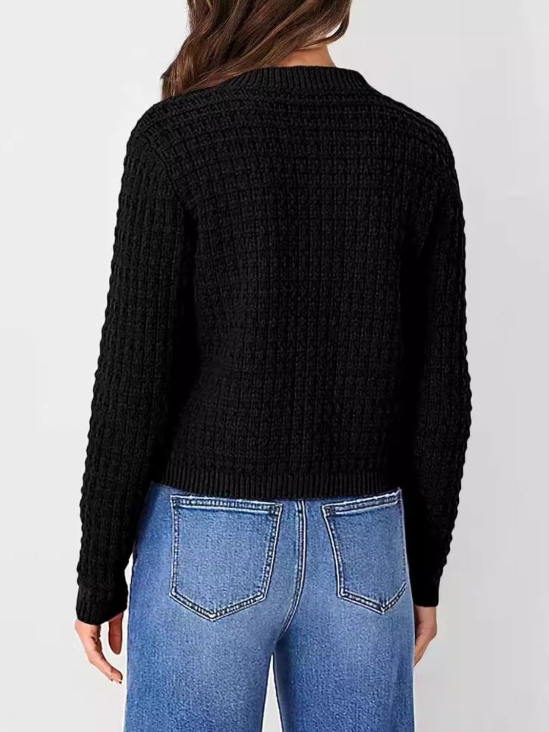 Adele | Buttoned, long-sleeved cardigan with a crew neck