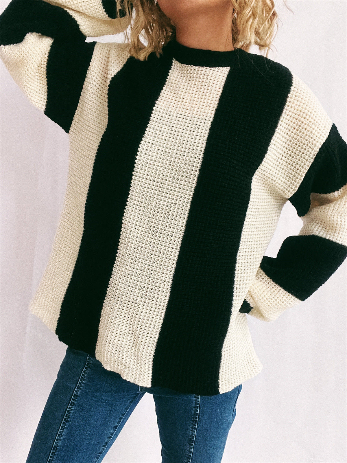 Ida | Color block sweater with a crew neck and long sleeves