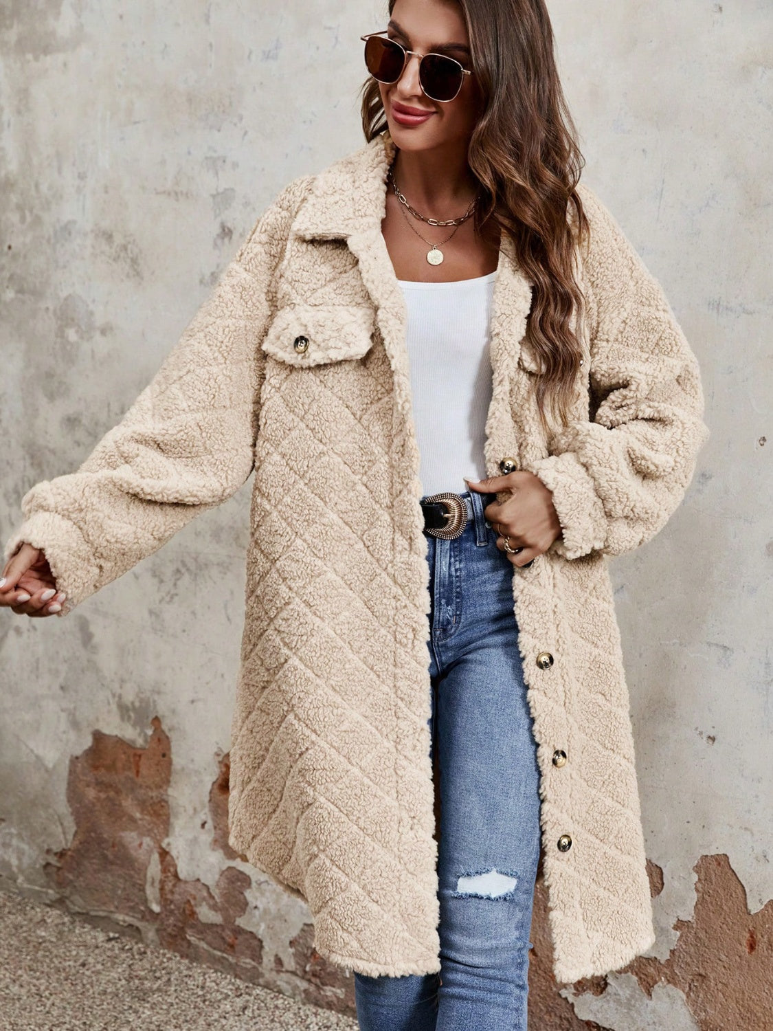 Bettina | Fluffy, buttoned, long-sleeved coat with dropped shoulders