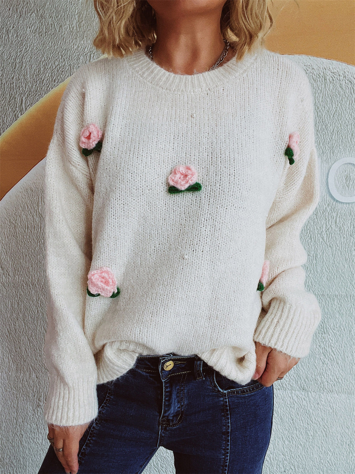 Stefanie | Long-sleeved sweater with a floral crew neck