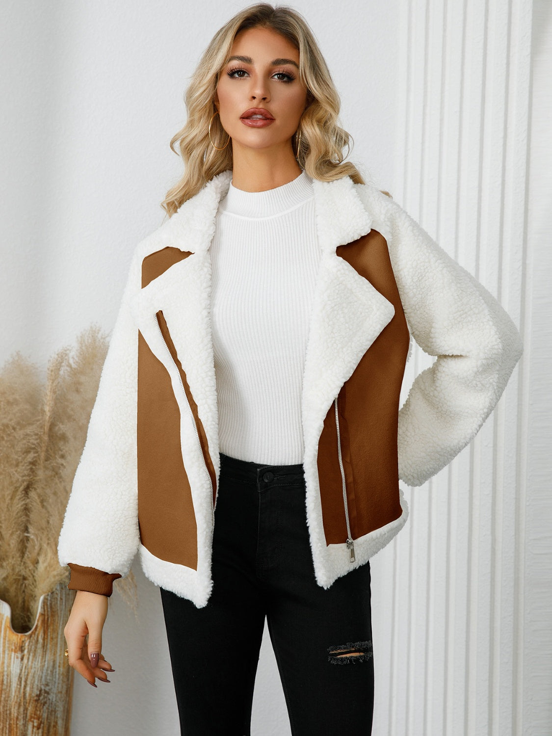 Margrit | Sherpa long sleeve jacket with pockets and zip fastening