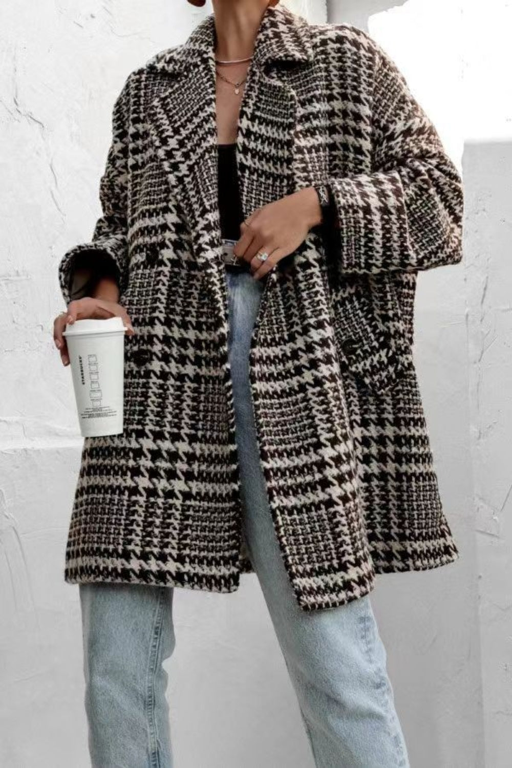 Patricia | Long-sleeved coat with a houndstooth collar and pockets
