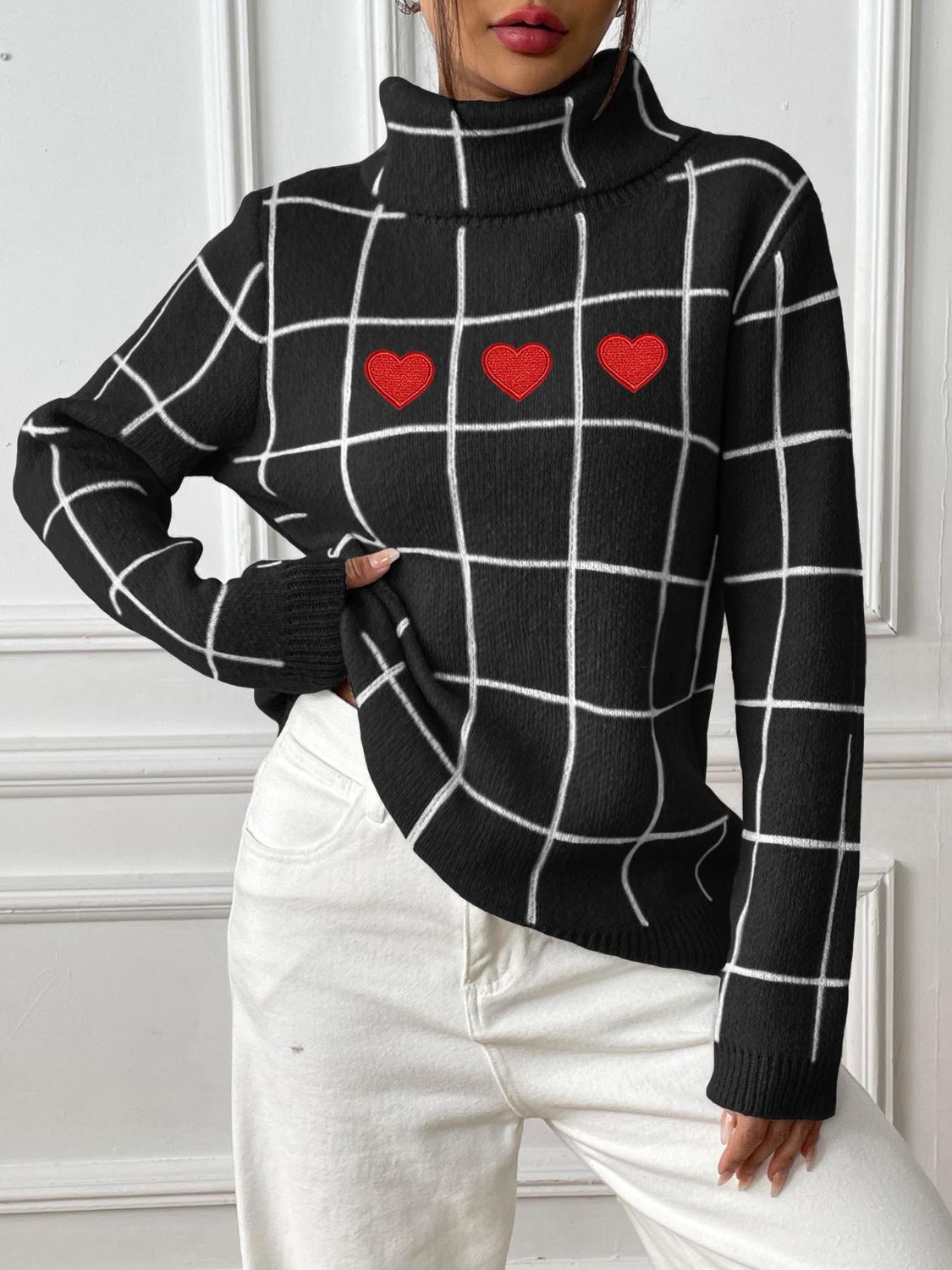 Marianna | Long-sleeved turtleneck sweater with a heart-shaped check pattern
