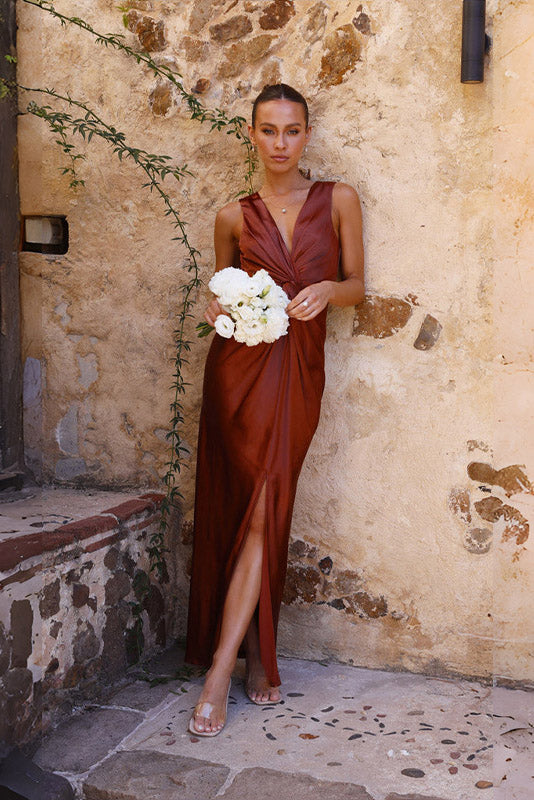 Vanesa® | Deep V-Neck Sleeveless Backless Dress