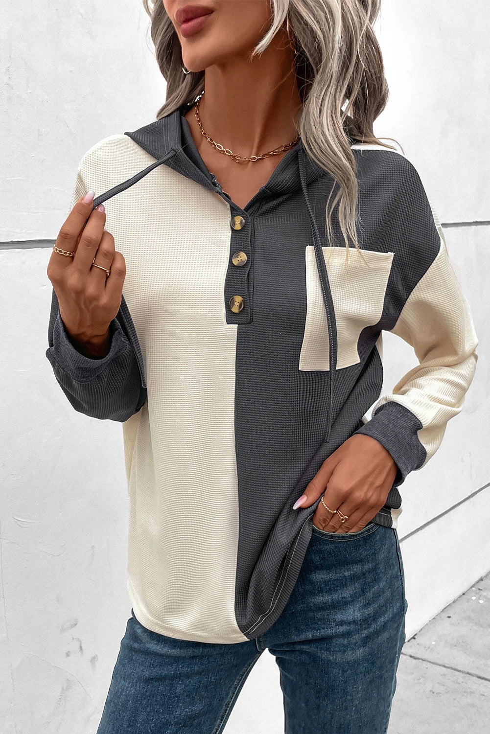 Nayeli| Fashionable and minimalist winter hoodie