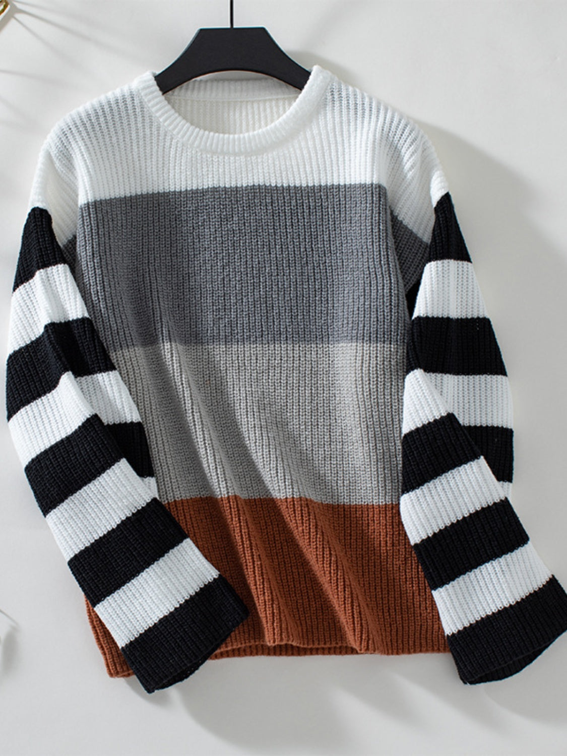 Isadora | Color block sweater with a crew neck and long sleeves