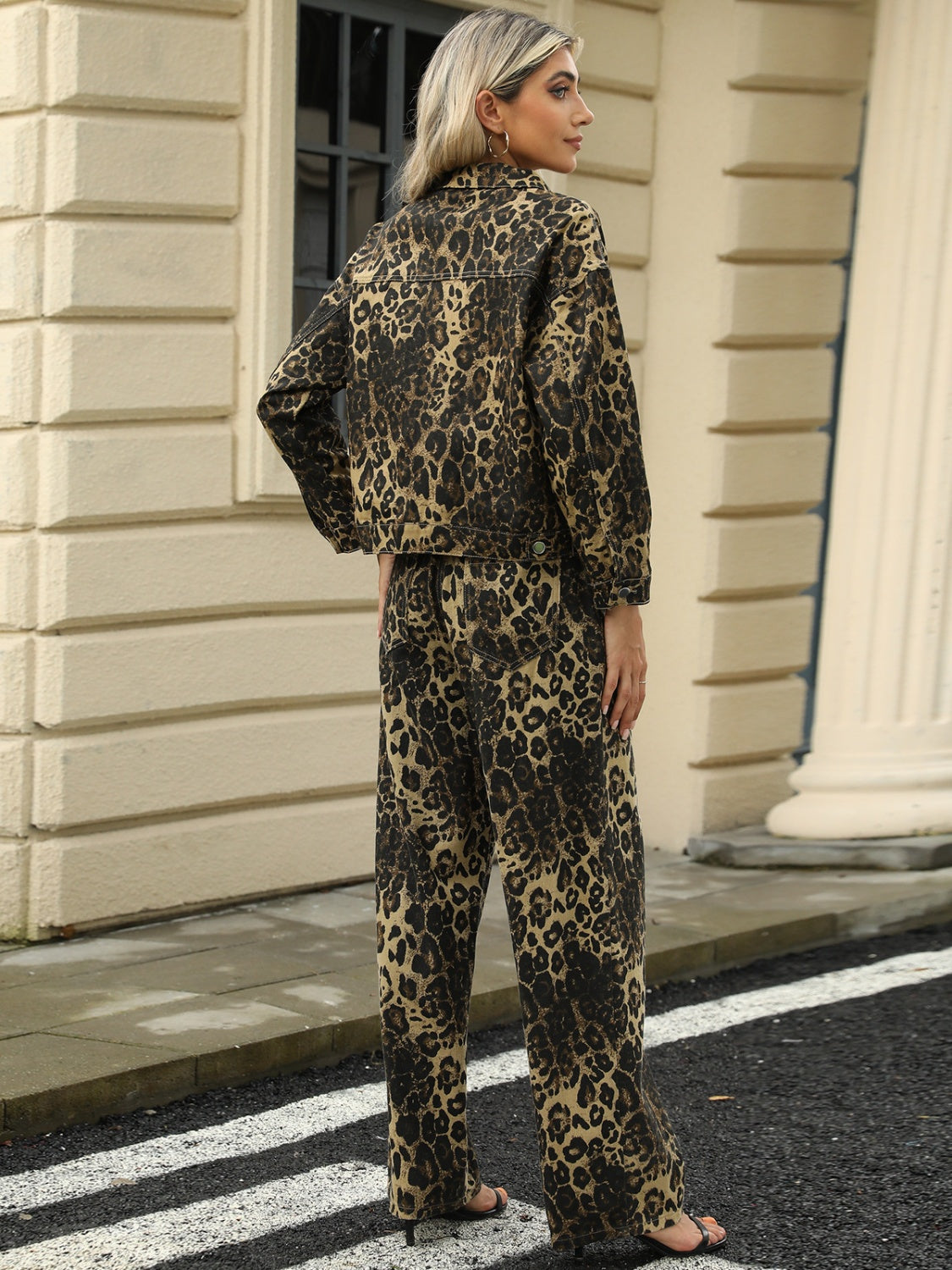 Klara | Long sleeve denim jacket with pockets and leopard print