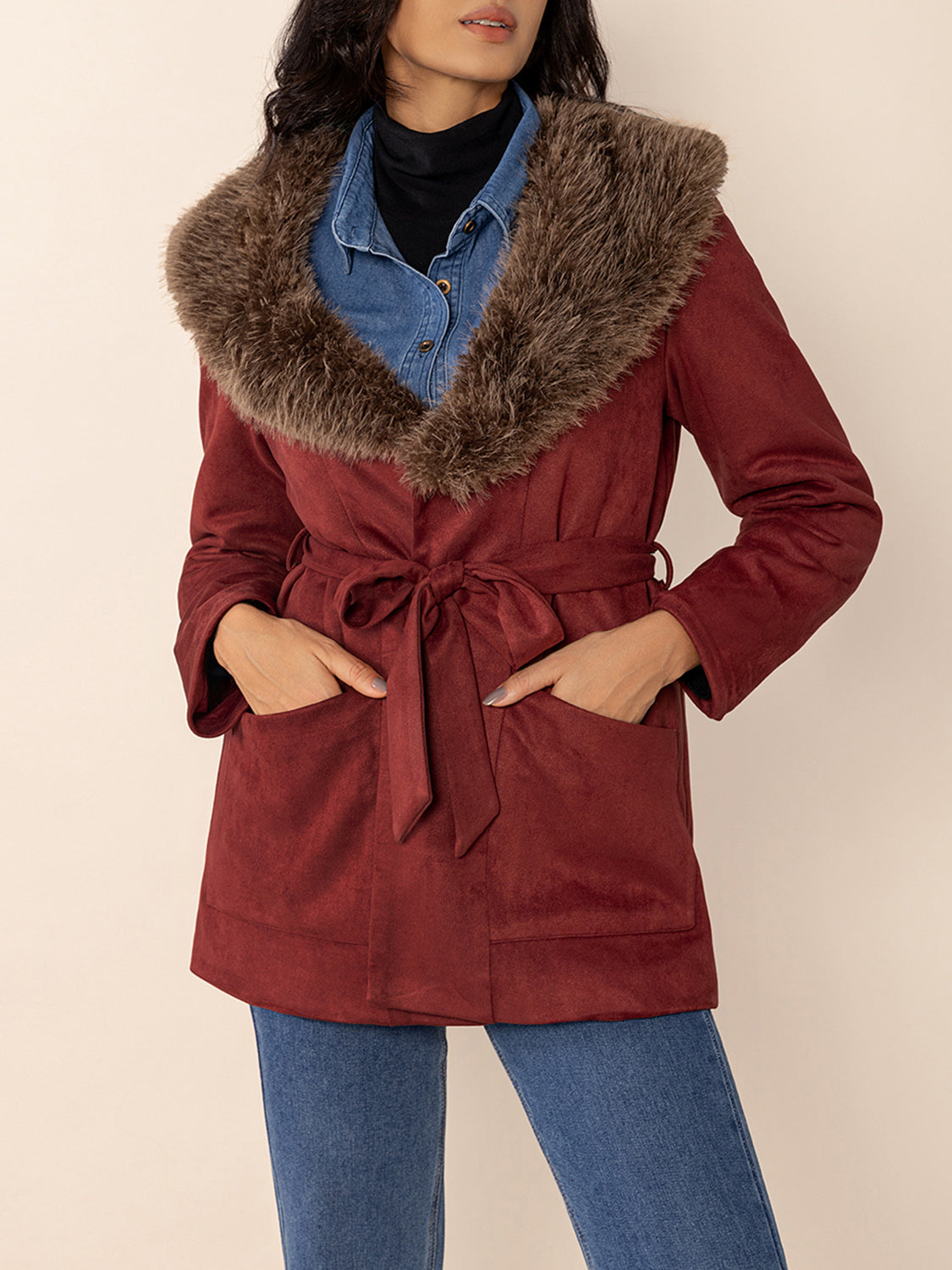 Regina | Fluffy jacket with collar and waist band