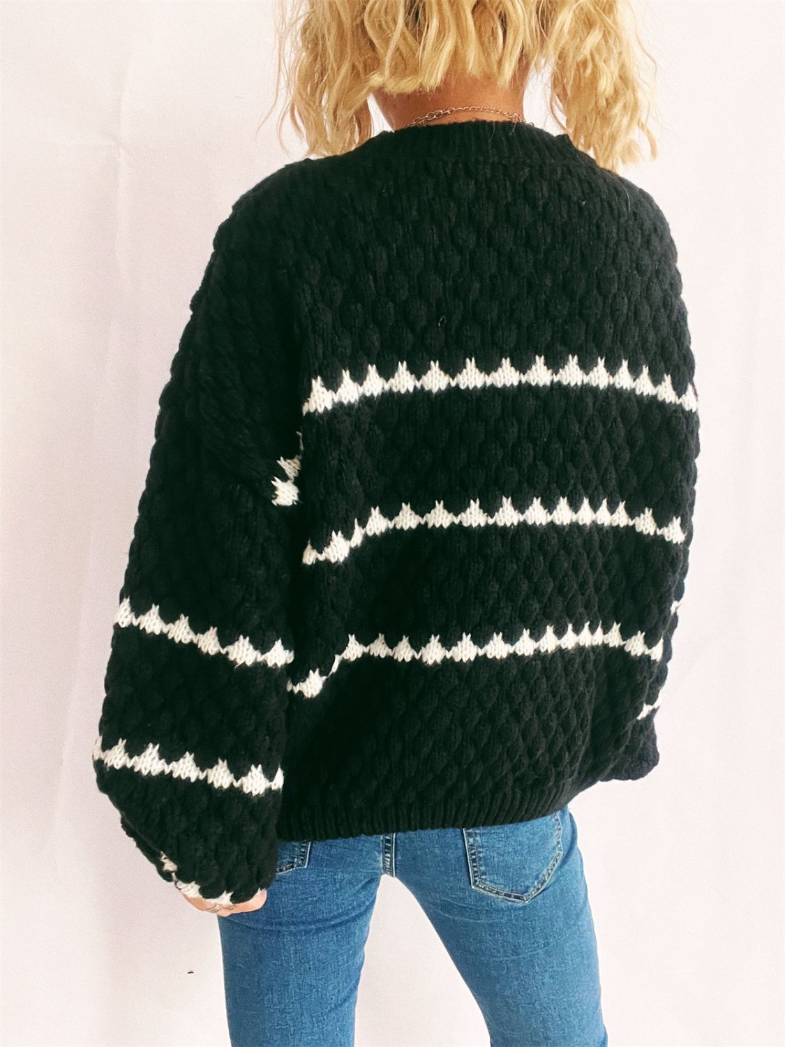 Bianca | Long-sleeved sweater with contrasting stripes and a crew neck