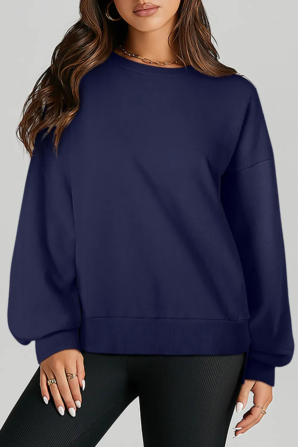 Claudia | Long-sleeved sweatshirt with a high, low crew neck