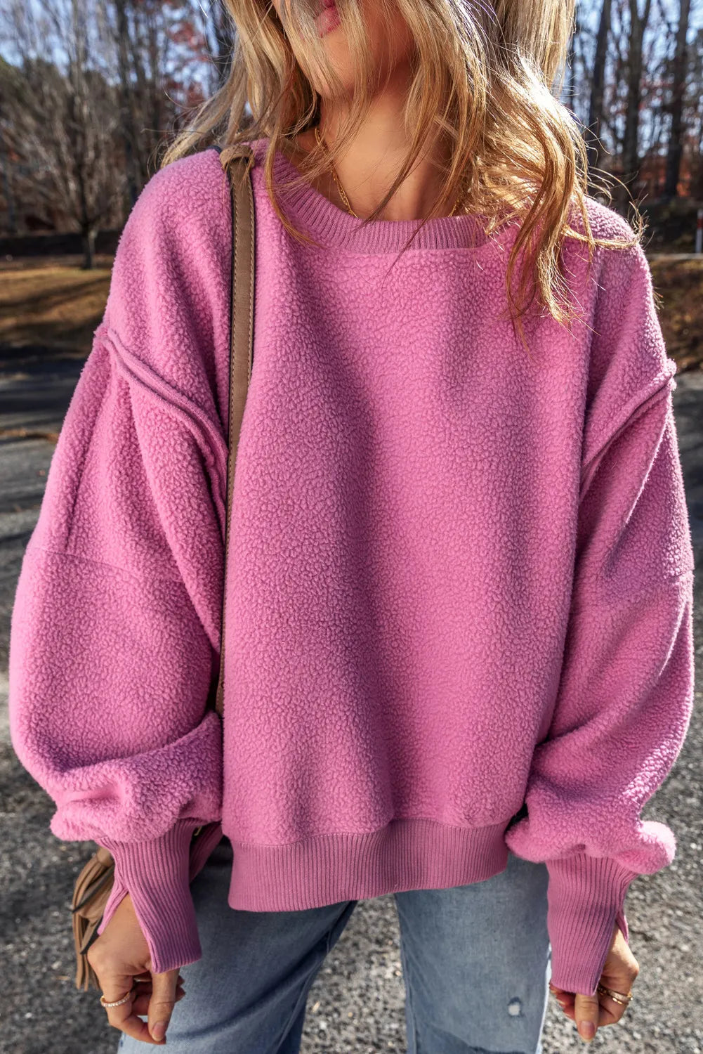 Lucie | Long-sleeved sweatshirt with a slit and a crew neck