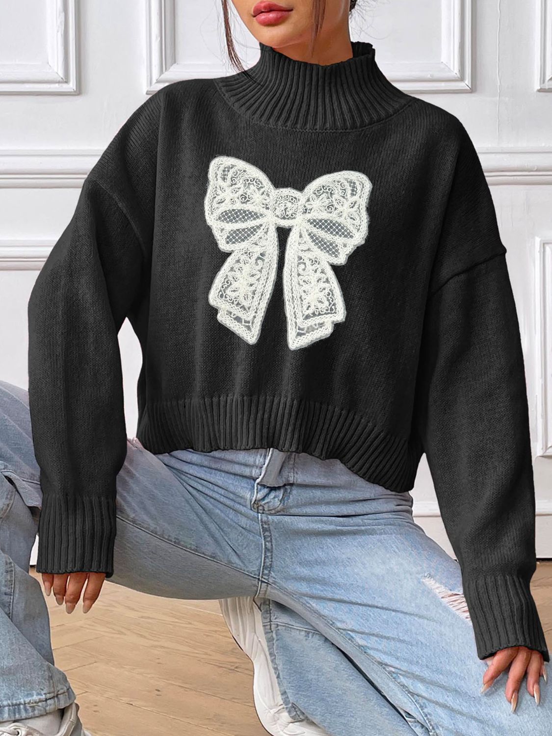 Rita | Turtleneck sweater with bow and long sleeves