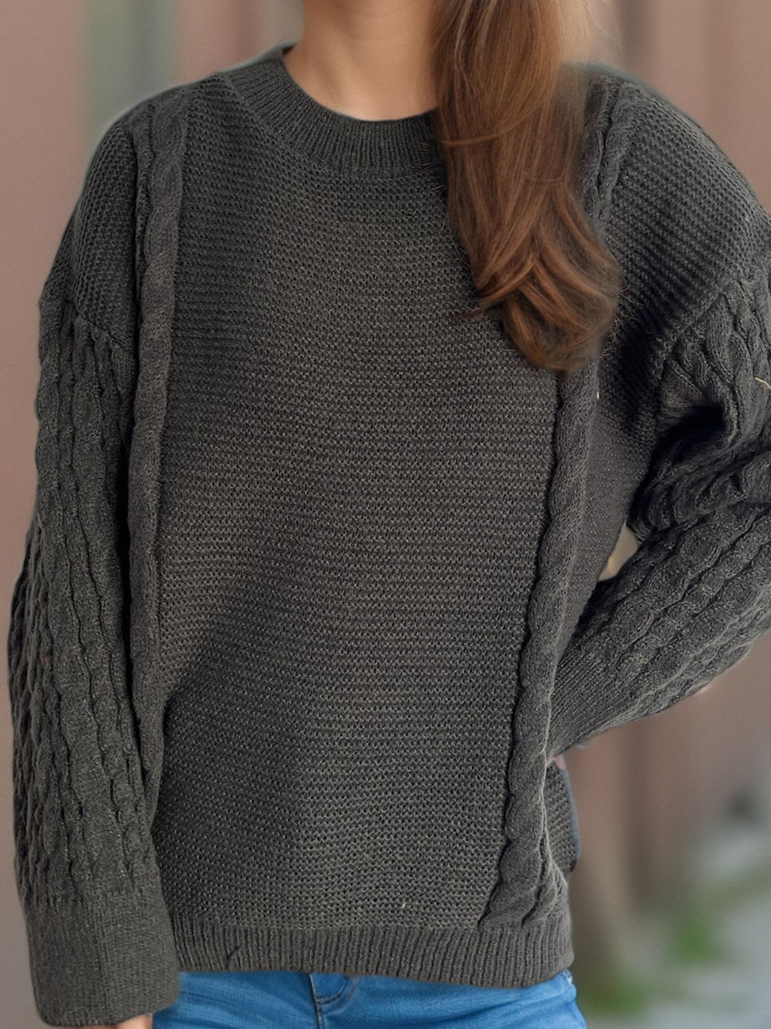 Celeste | Long-sleeved cable-knit sweater with a crew neck