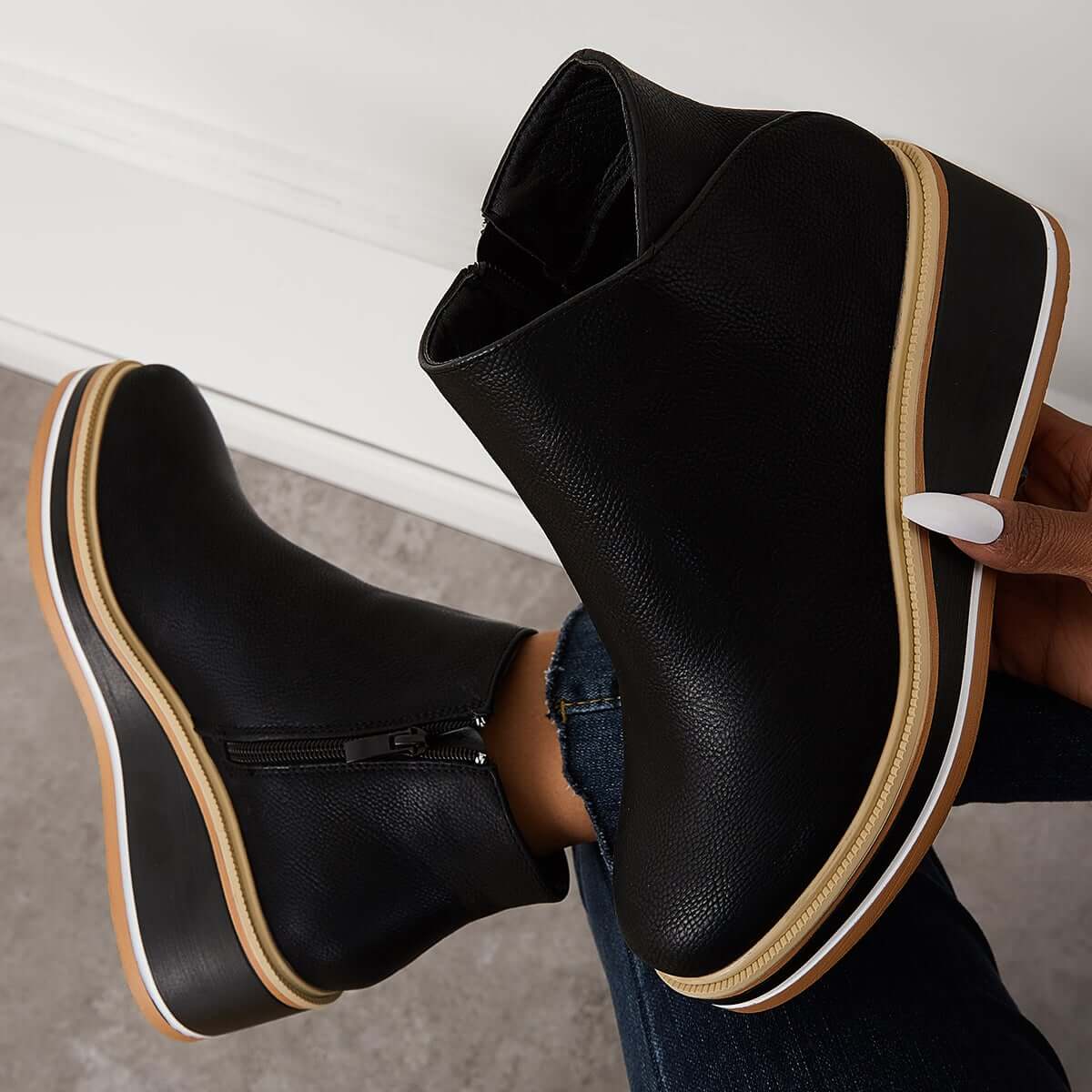 Cristina | Durable and supportive orthopedic boots