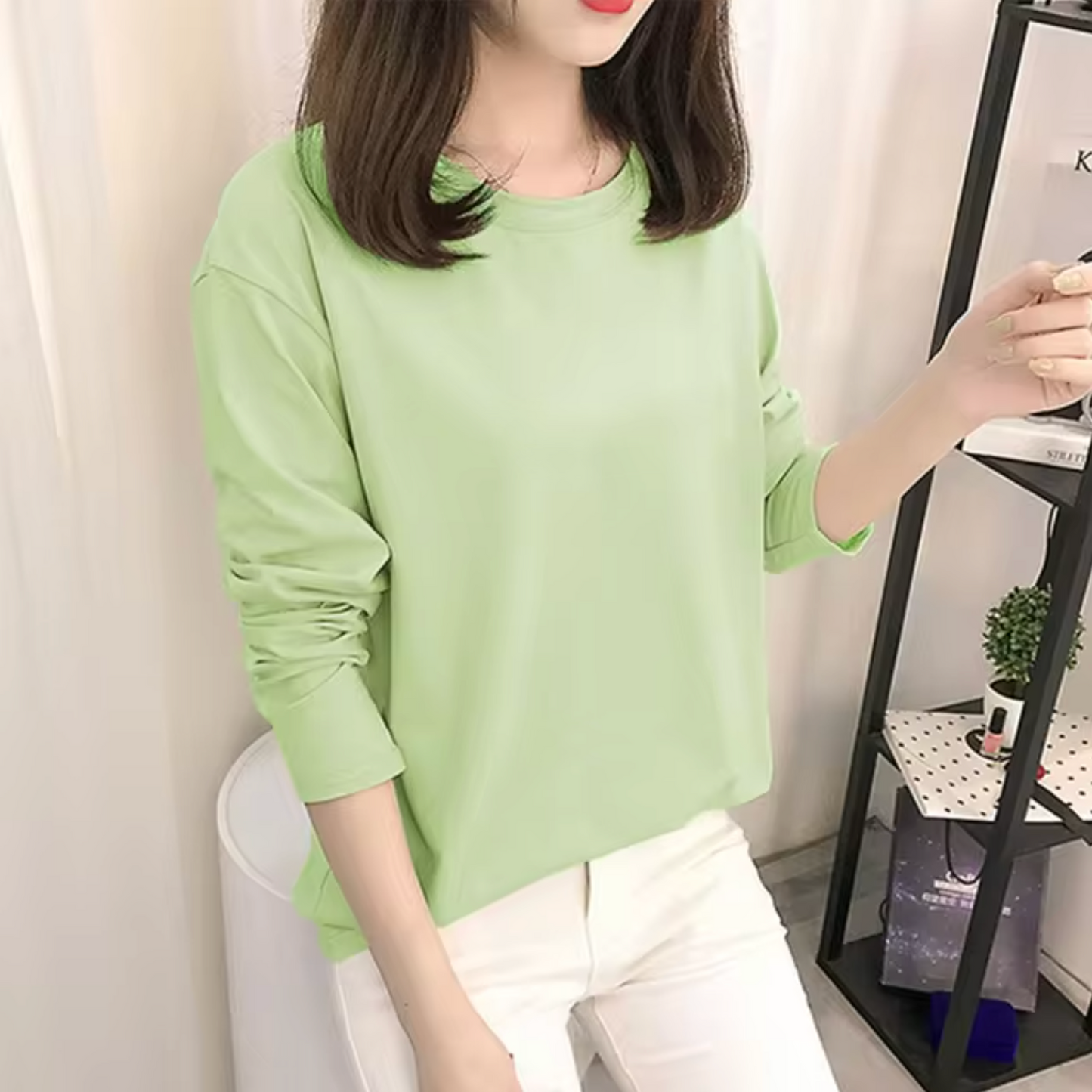 Iris | Long-sleeved cotton shirt with a crew neck