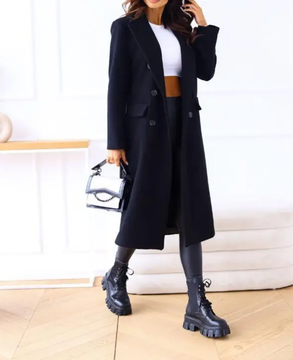 Rafaela | Classic and comfortable winter garment.