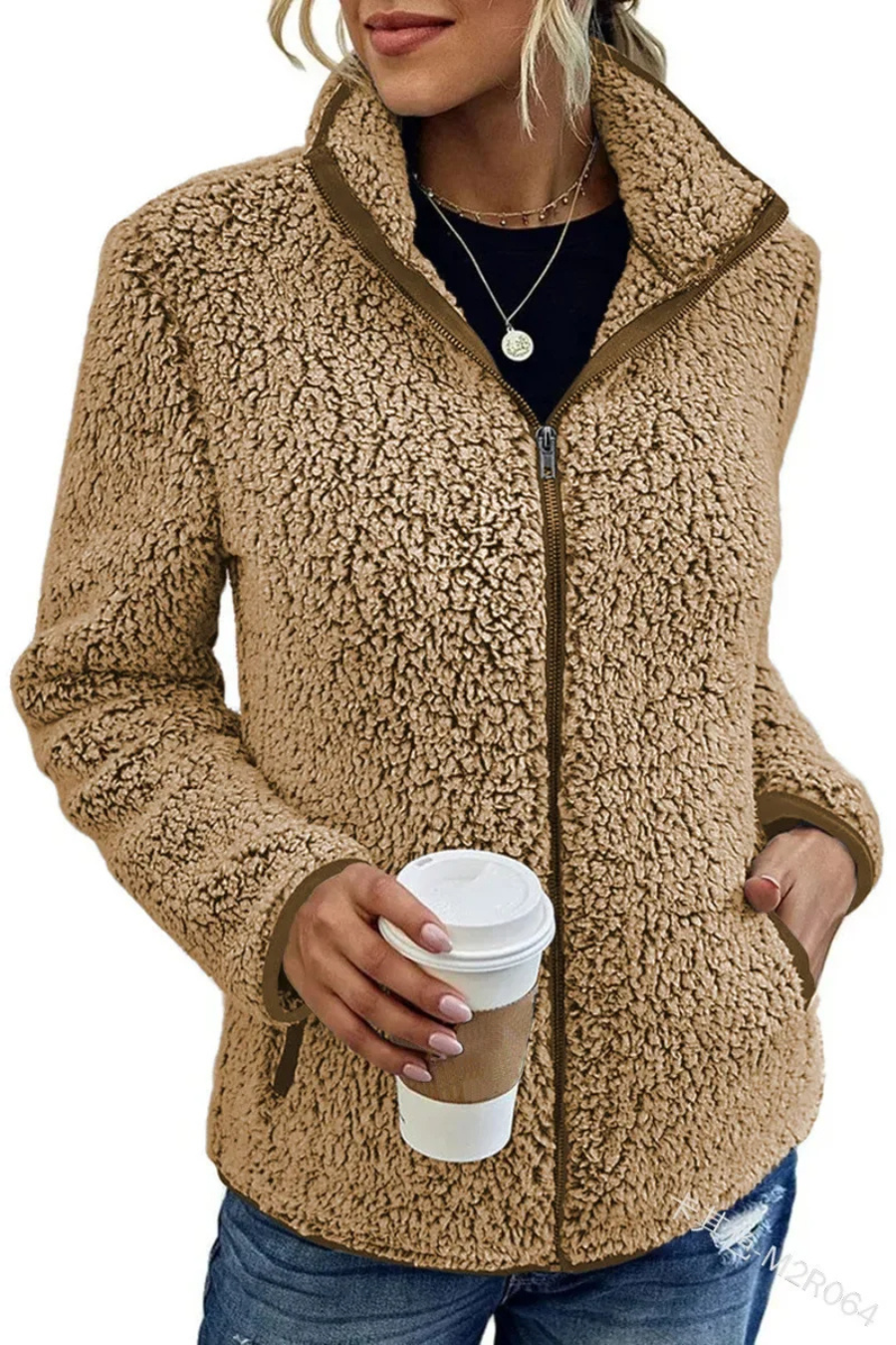 Cecilia | Relaxed and timeless winter garment
