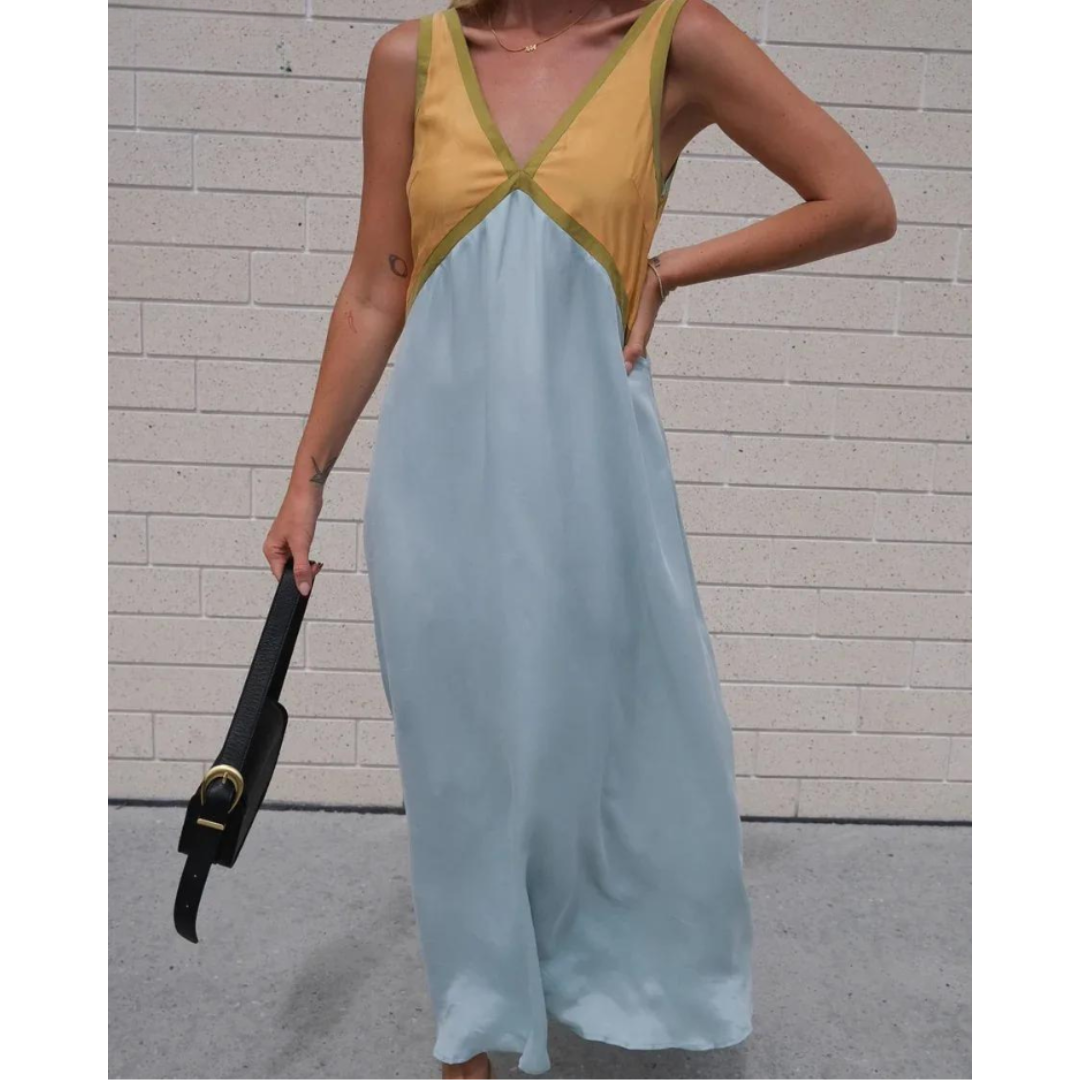 Lucrezia® | Elegant Dress With V Fit