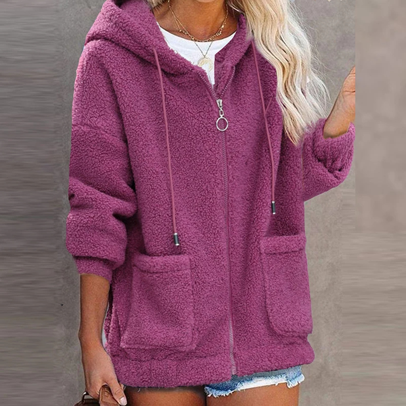 Clarisa | Modern and elegant winter garment.