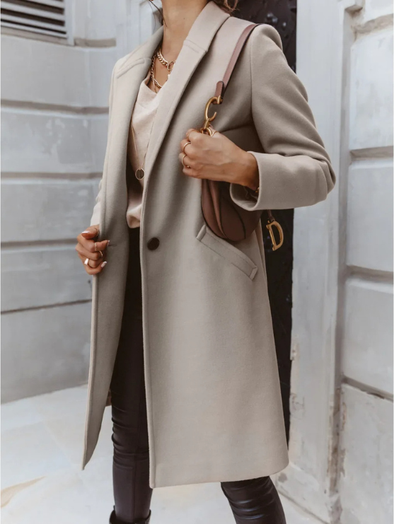Adela | Relaxed and timeless winter garment
