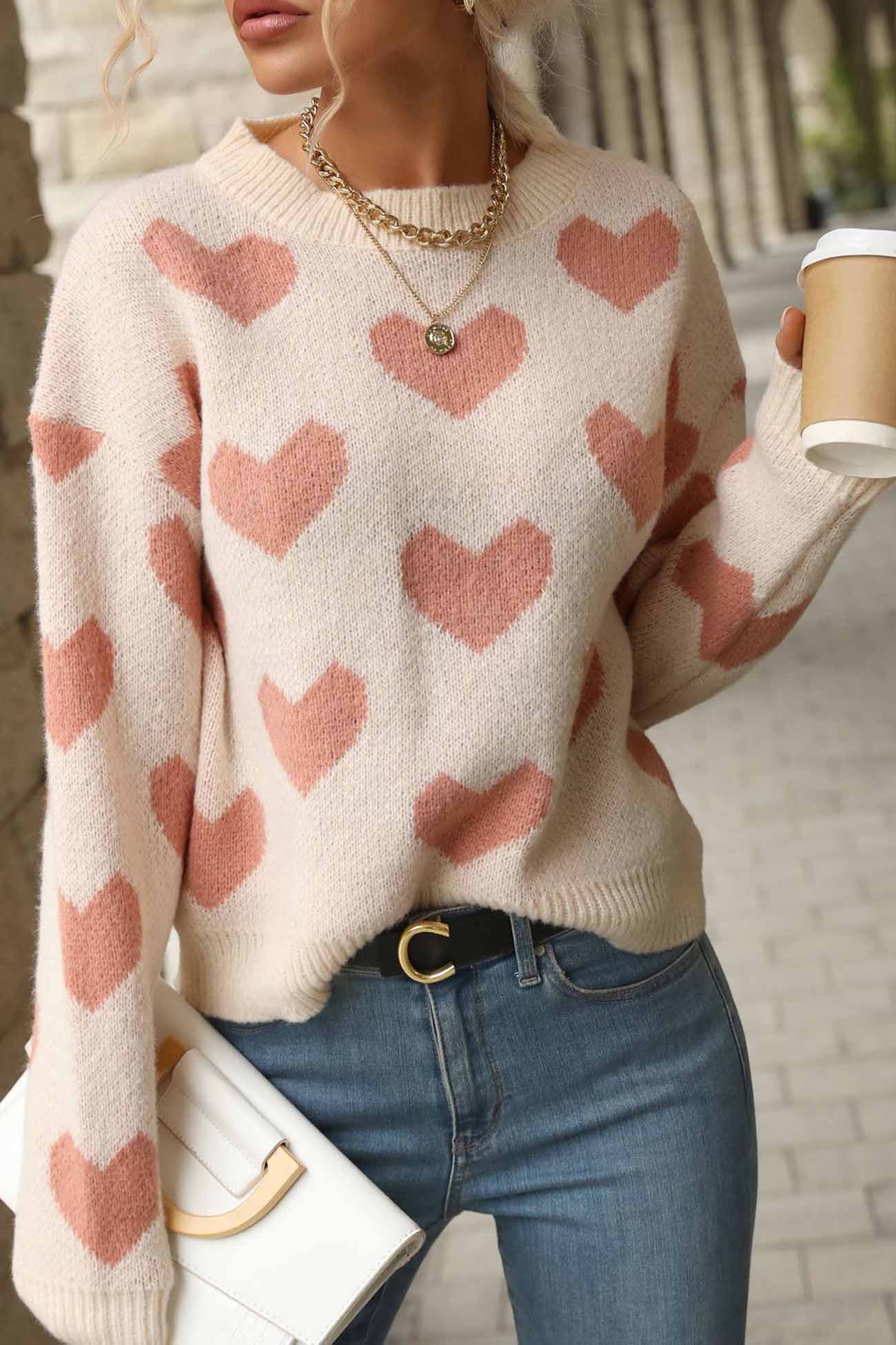 Marion | Knitted sweater with a round neckline and a heart pattern