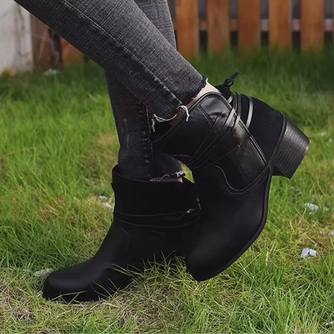 Sandra | Stylish and supportive orthopedic footwear.