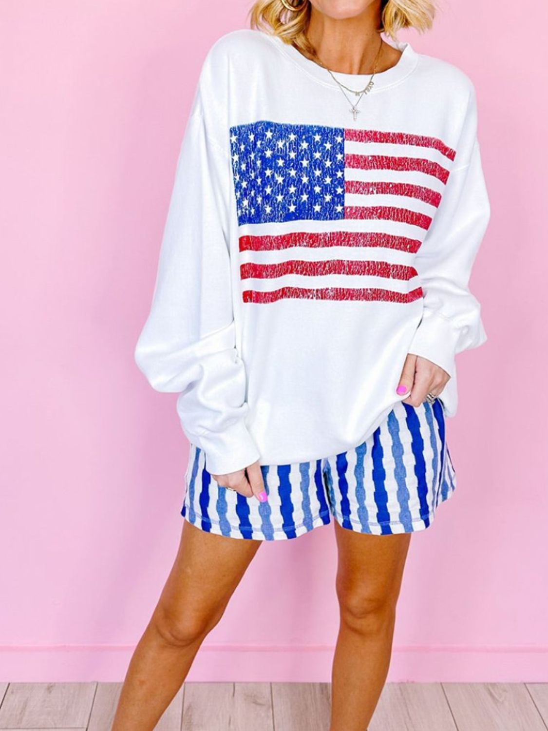 Xandra | Long sleeve crew neck sweatshirt with US flag