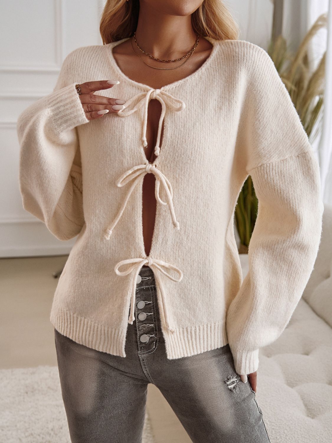 Nina | Cardigan with dropped shoulders and tied crew neck