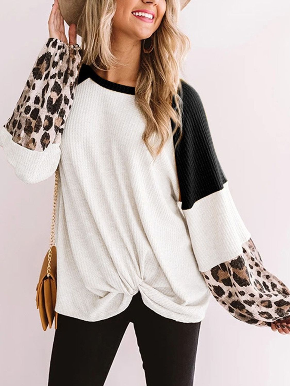 Fatima | Long sleeve t-shirt with twist color block and crew neck