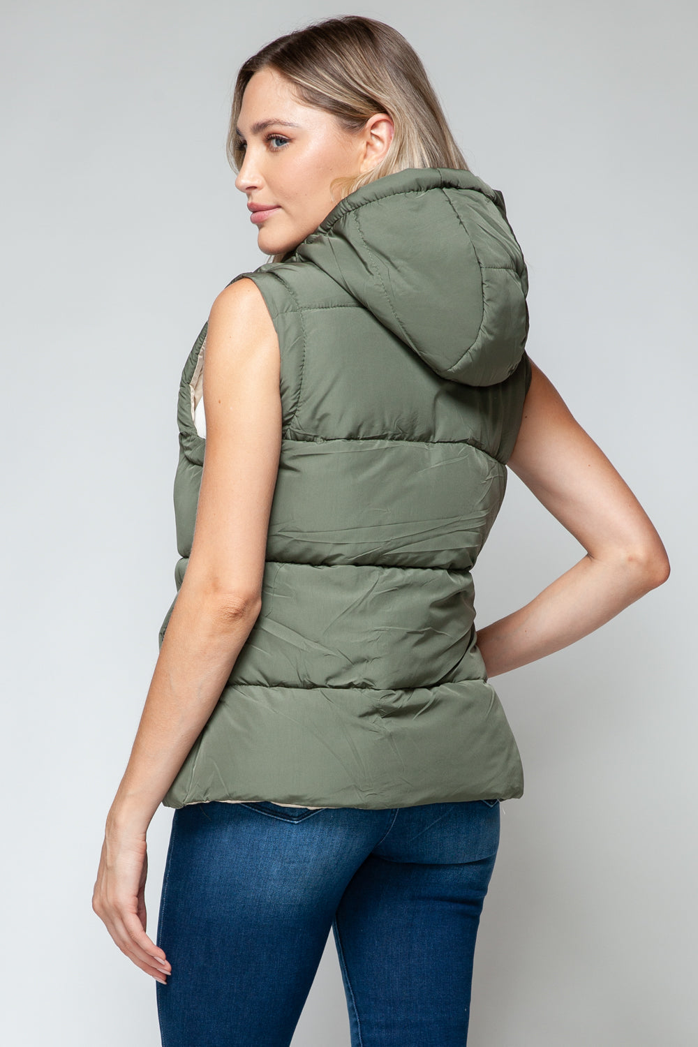 Dominique | Snobbish hooded vest with snap and zip fastening