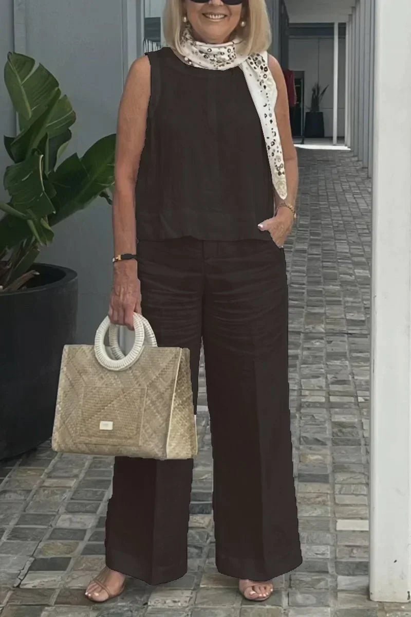 Gloria® | Elegant Sleeveless Outfit