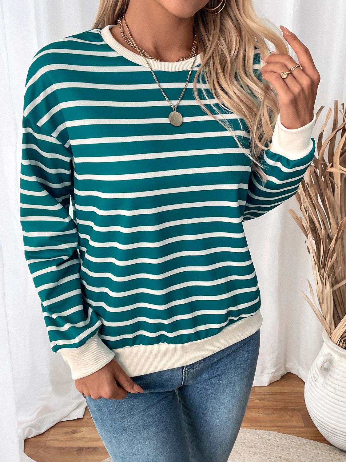 Verónica | Perfee striped long sleeve crew neck sweatshirt with contrast