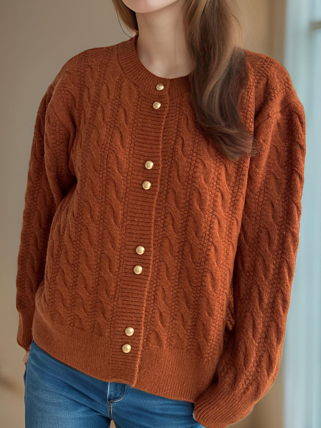 Cristina | Cable knit cardigan with a crew neck and long sleeves