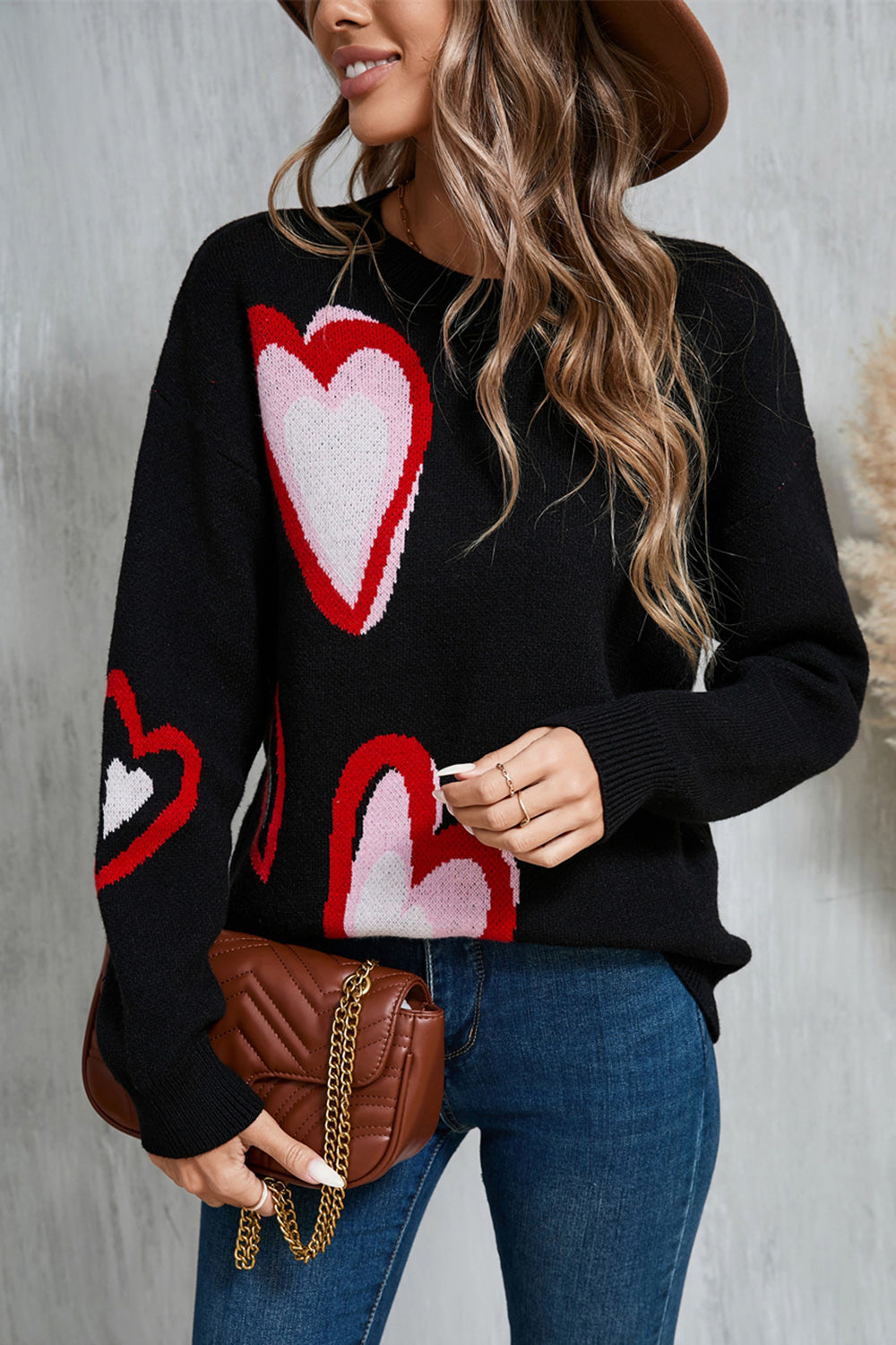 Elsa | Heart-shaped, long-sleeved crew neck sweater