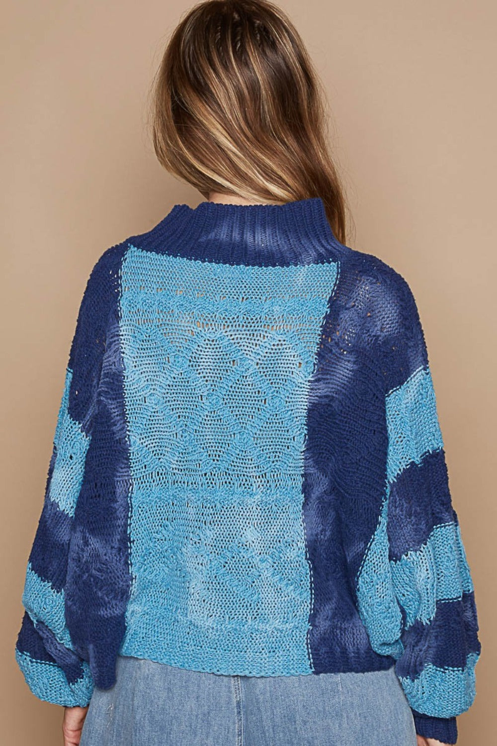 Maria Fernanda | POL sweater with stand-up collar and color block design
