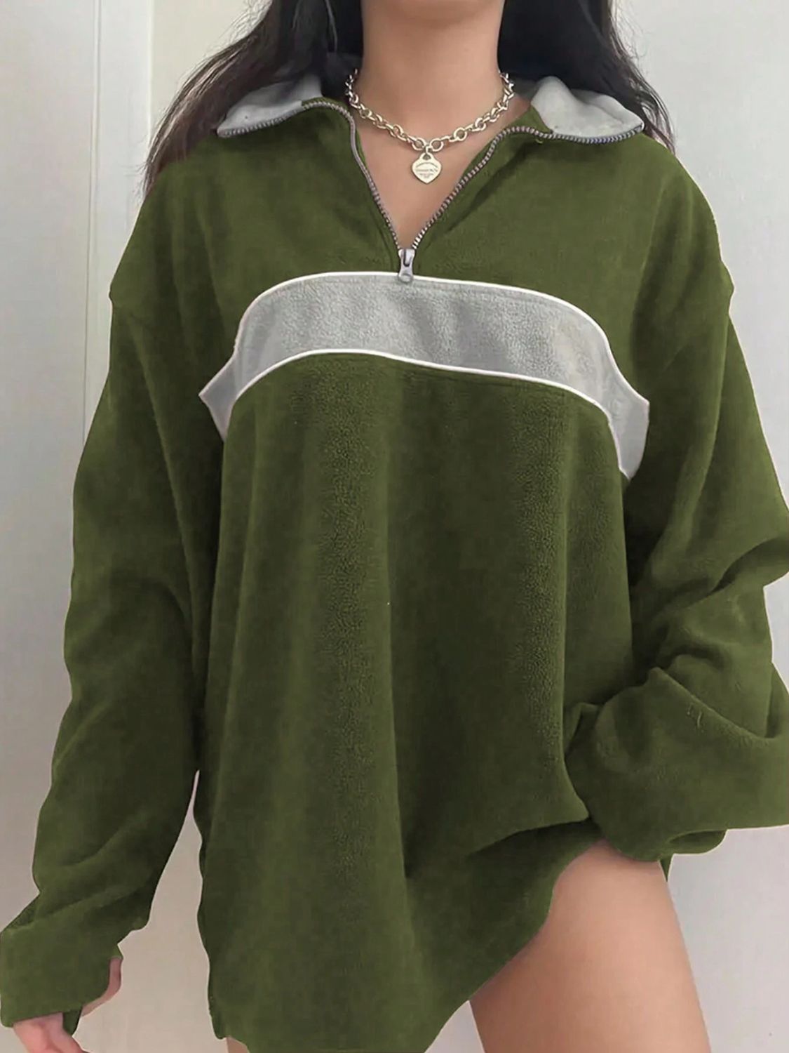 Ingrid | Contrasting long-sleeved sweatshirt with dropped shoulders