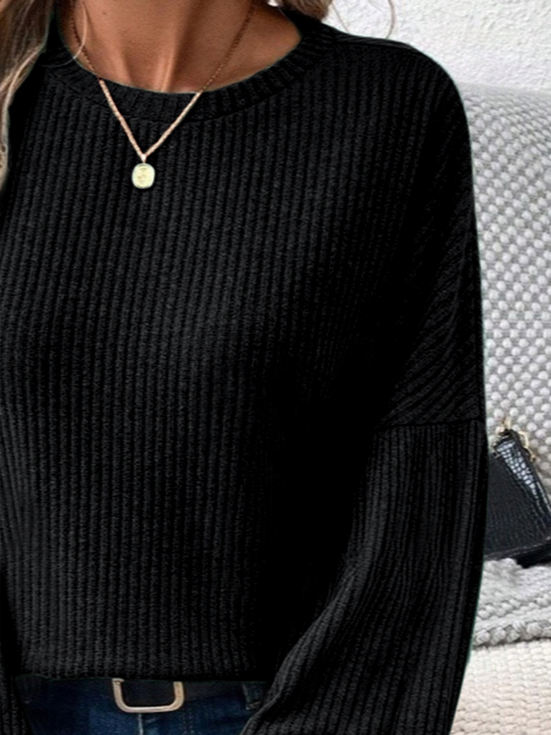 Olivia | Ribbed crew neck t-shirt with lantern sleeves