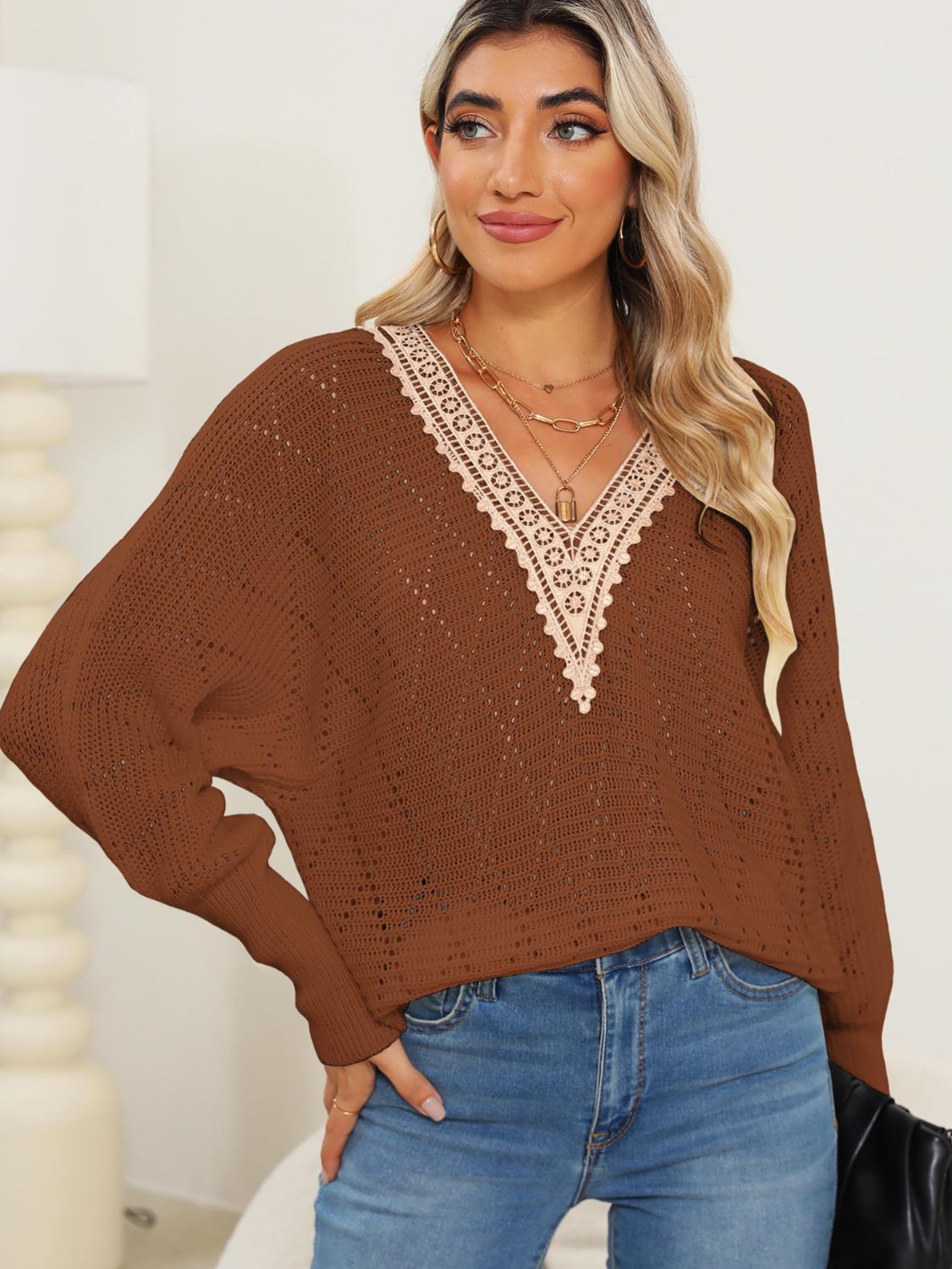 Juliana | Long sleeve sweater with V-neck and lace detail
