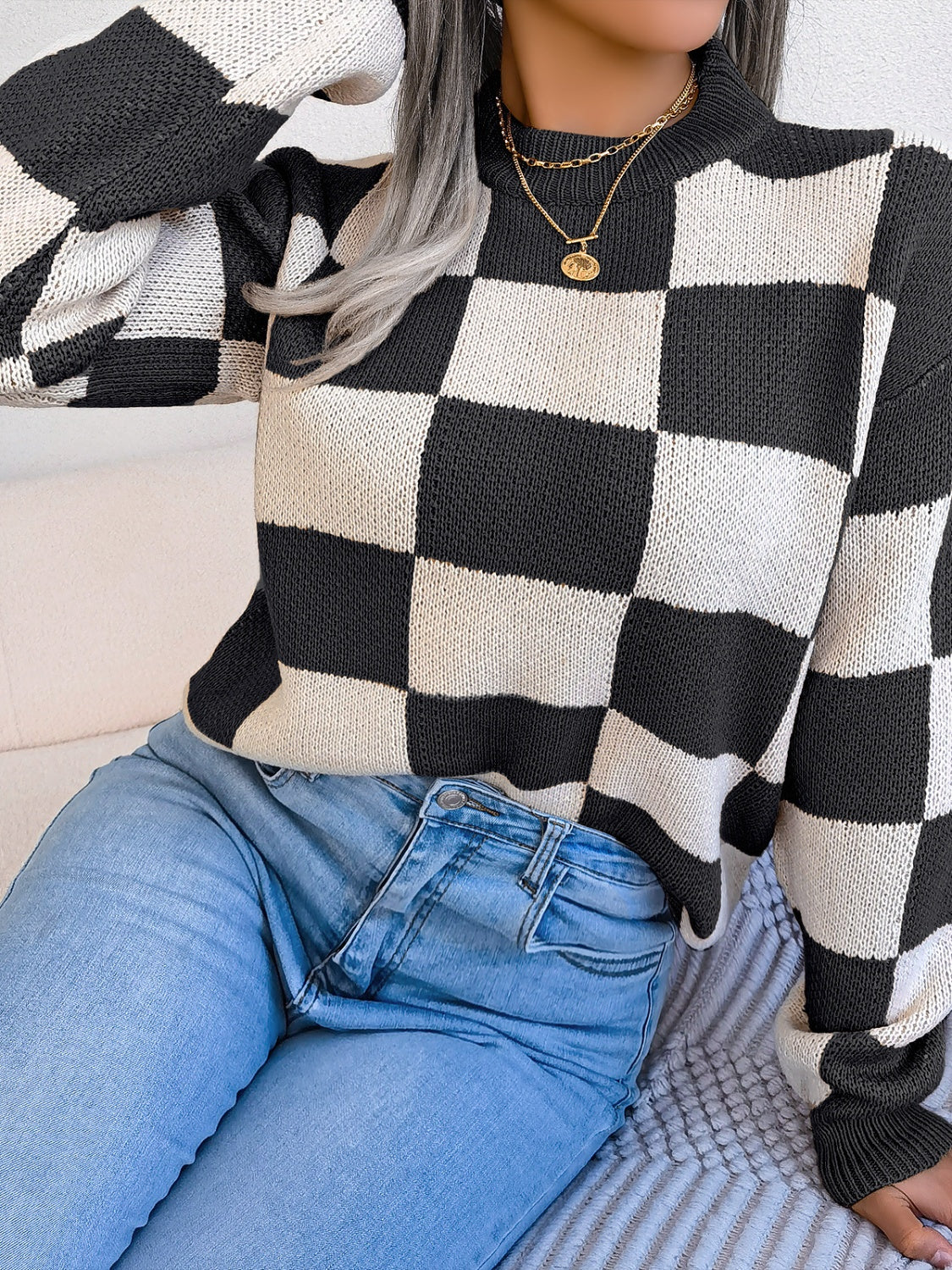 Elsa | Checked long-sleeved sweater with stand-up collar