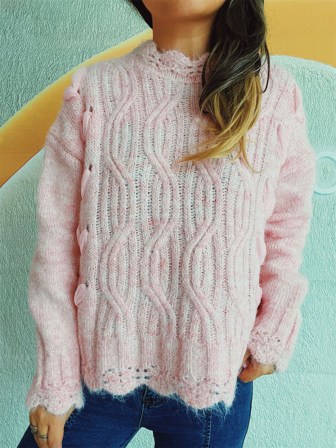 Gabriella | Long-sleeved sweater with dropped shoulders and a wavy hem