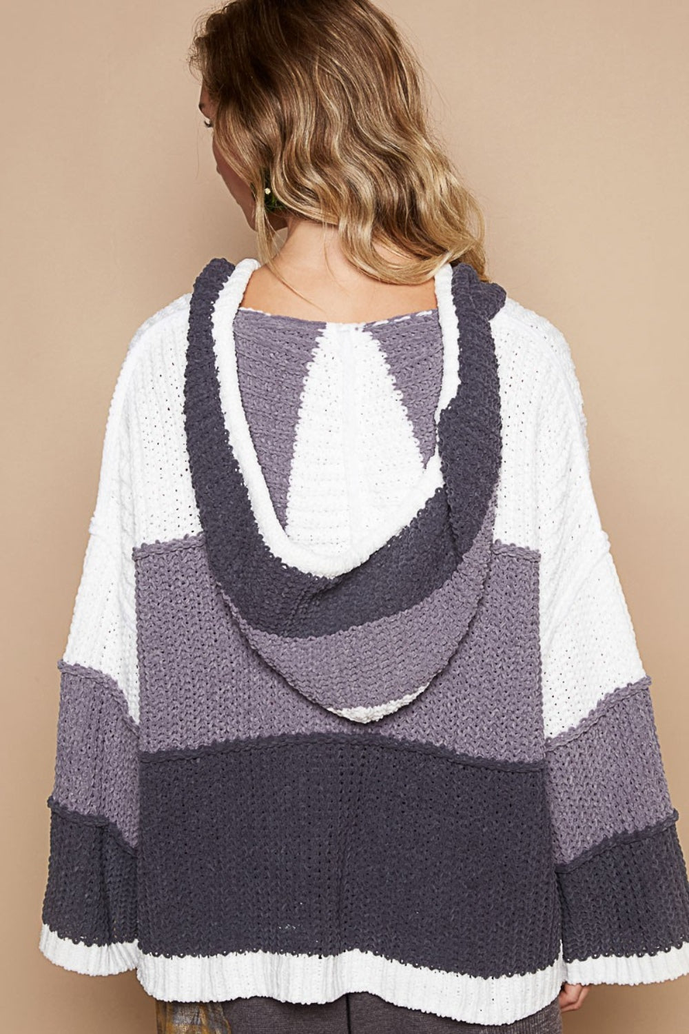Gabriella | Long sleeve hoodie with a color block design