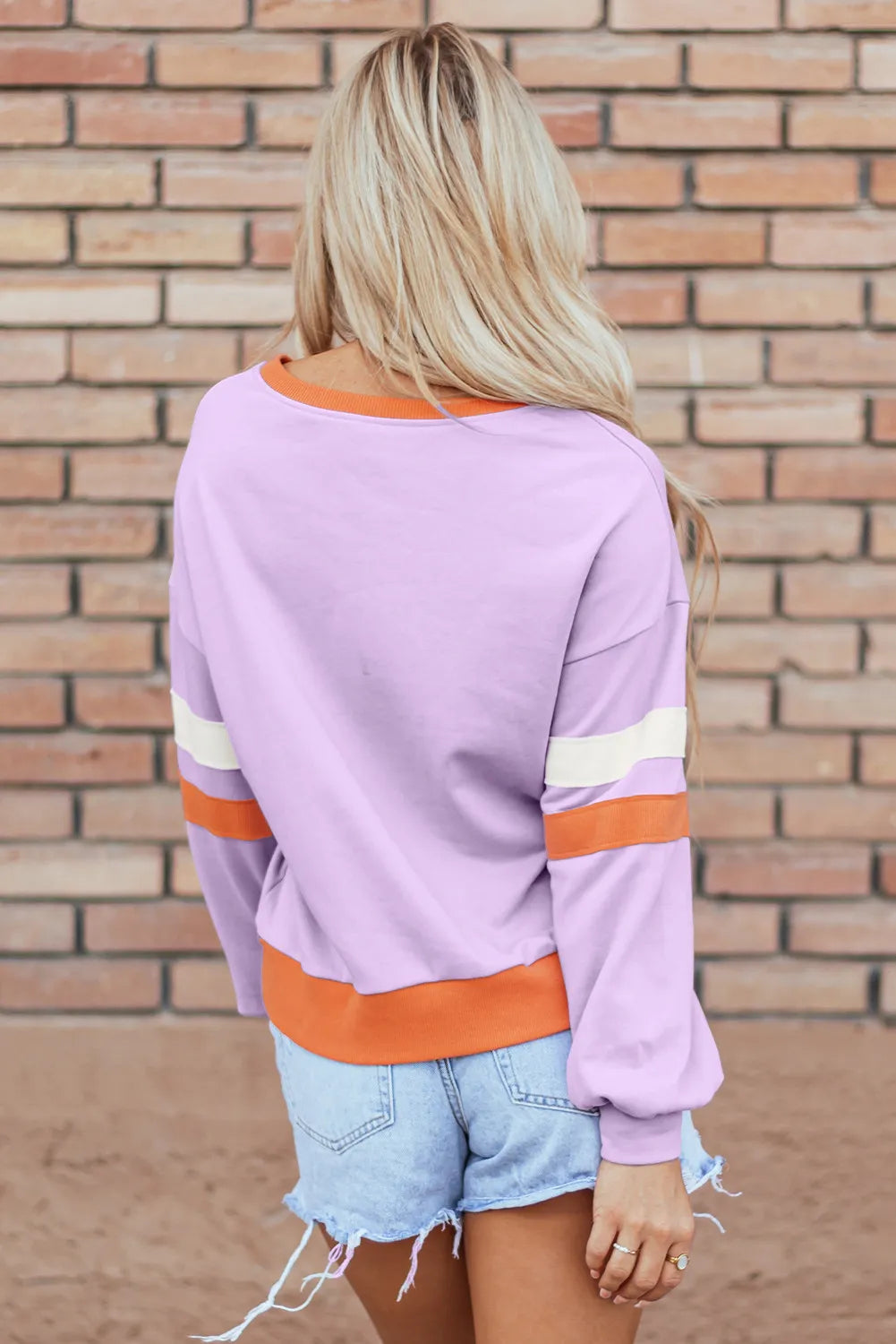 Lucía | Long sleeve sweatshirt with contrast V-neck