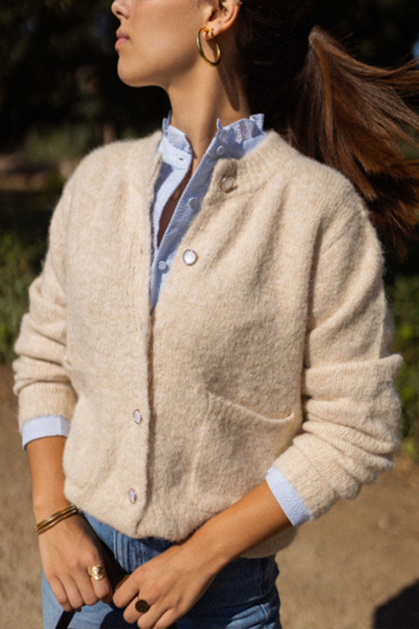 Corina | Classic and comfortable winter cardigan