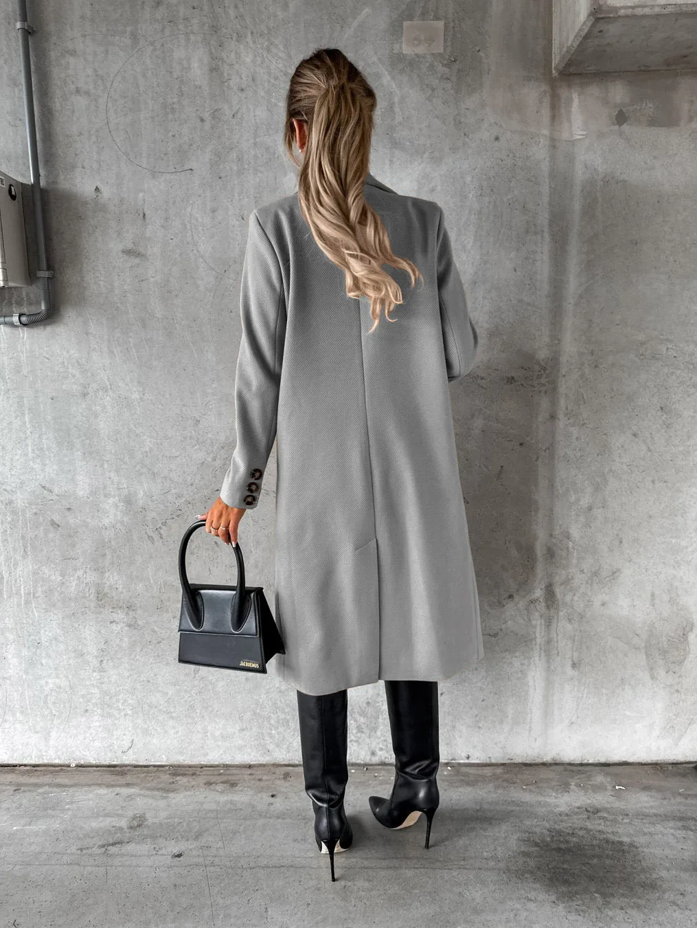 Renata | Casual and effortless winter garment