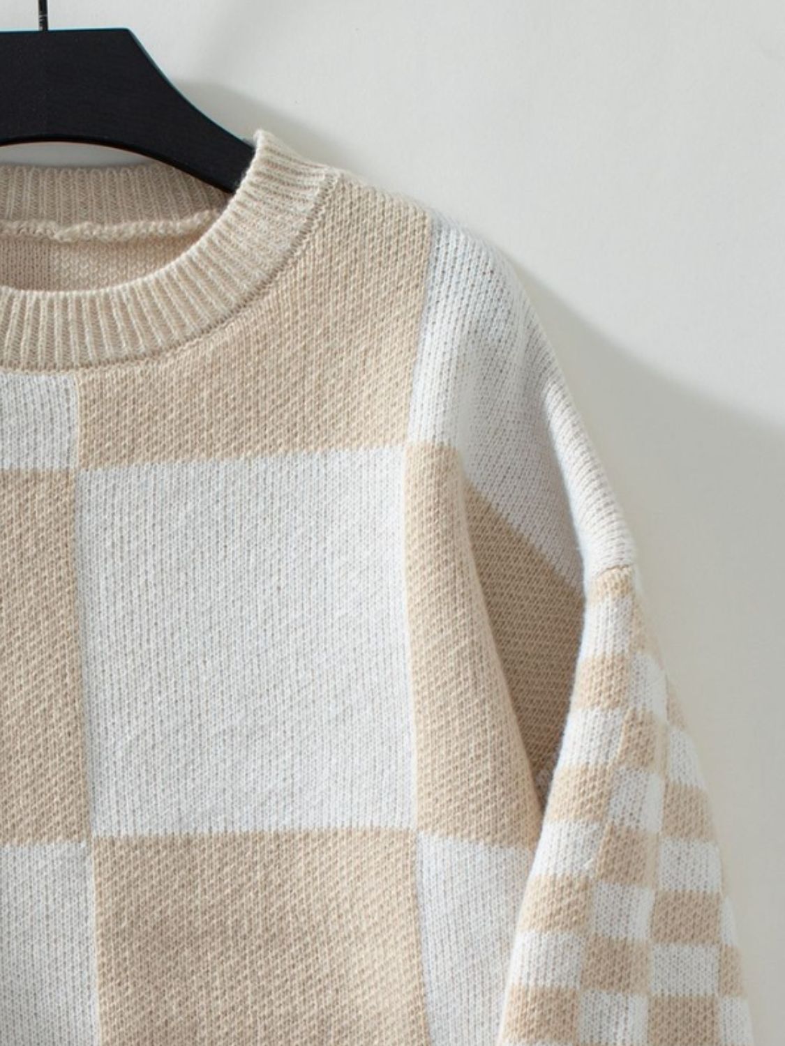 Romy | Color block sweater with a crew neck and long sleeves