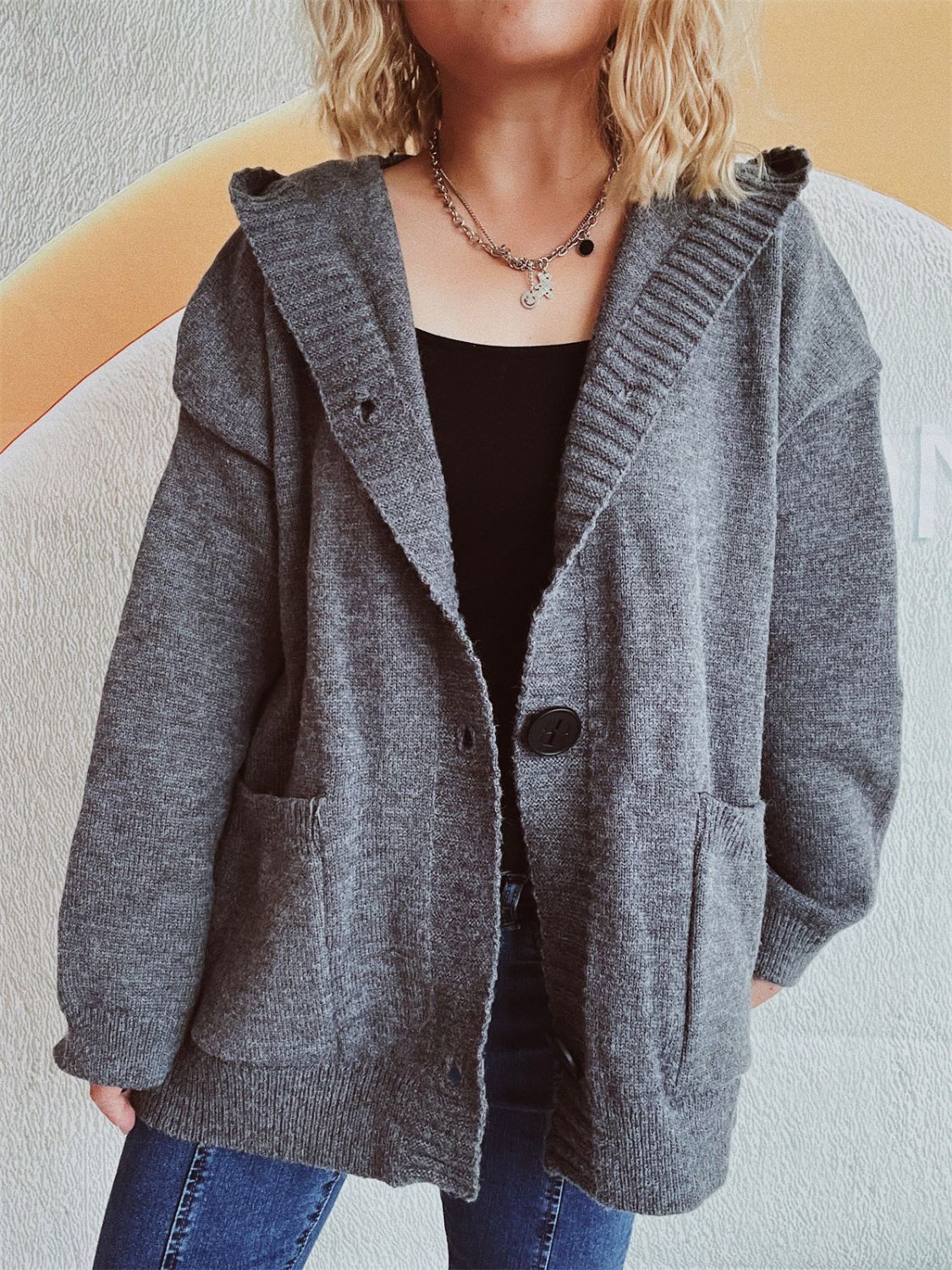Beatrice | Long-sleeved cardigan with hood and dropped shoulders