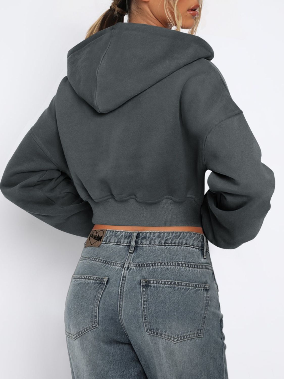 Evelyn | Cropped, long-sleeved jacket with hood and zip