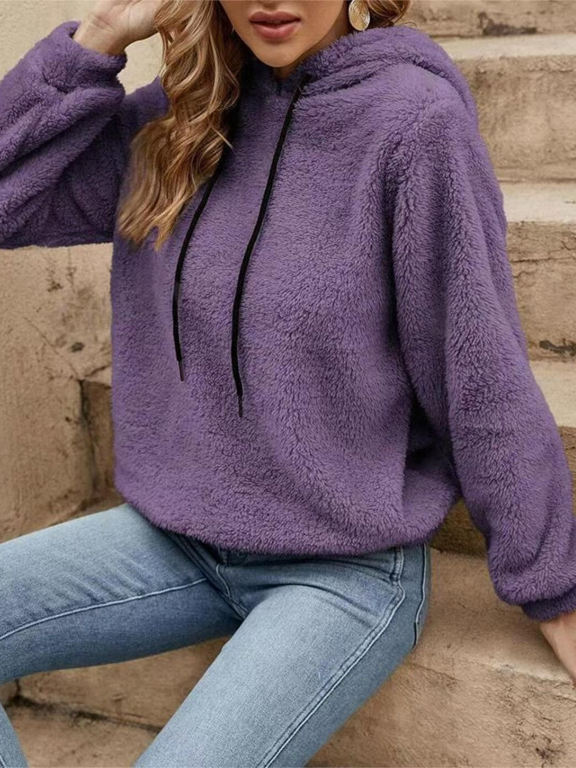 Sofia | Fluffy hoodie with drawstring and long sleeves