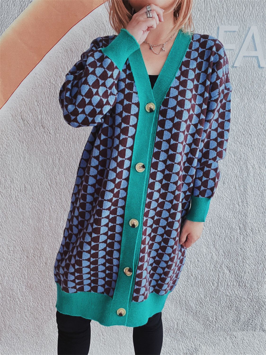 Fabiola | Geometric cardigan with buttons and contrast trim